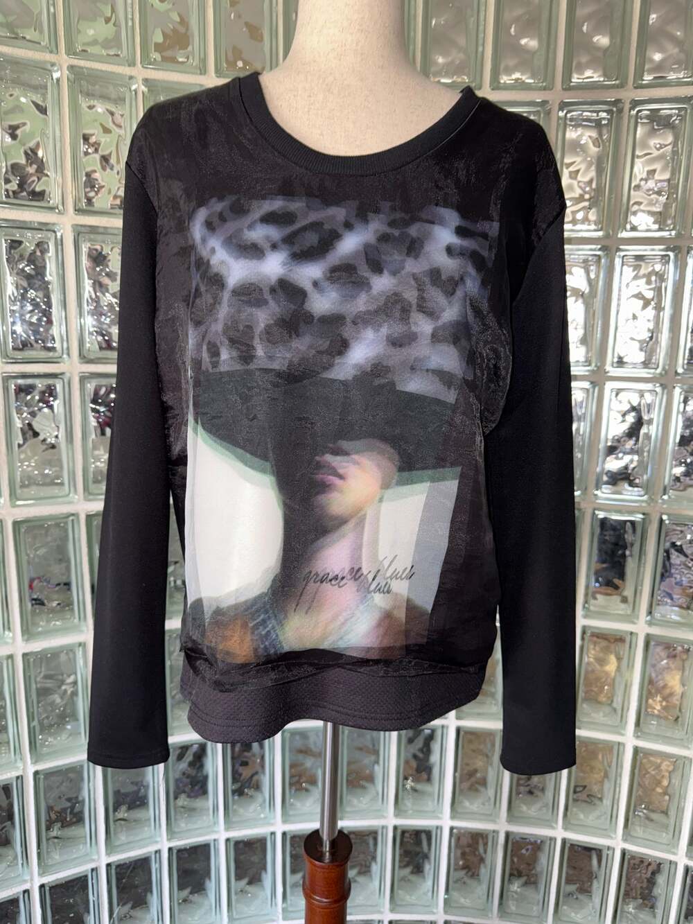 Alberto Makali Art Deco Top - size Medium